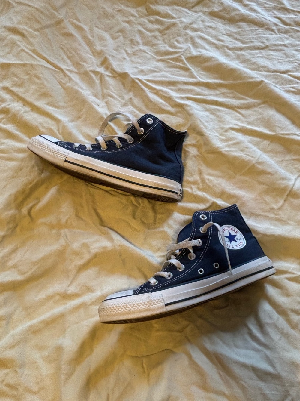 Converse Chuck Taylor All Star High Tops in Navy Men’s 6 Women’s 8